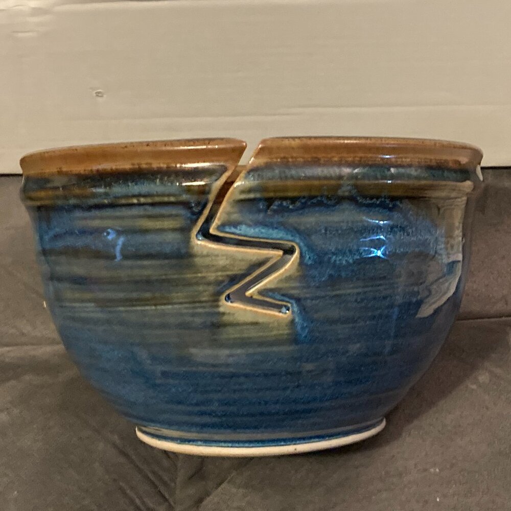VTG 1990 Hand Thrown 7.25" Pottery Bowl-"Silver Dollar C. AC"-Zig-Zag Design-EUC